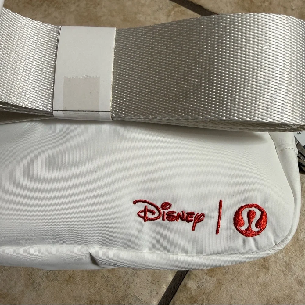 Disney x lululemon LIMITED EDITION White Mickey Everywhere Belt Bag - Picture 2 of 12